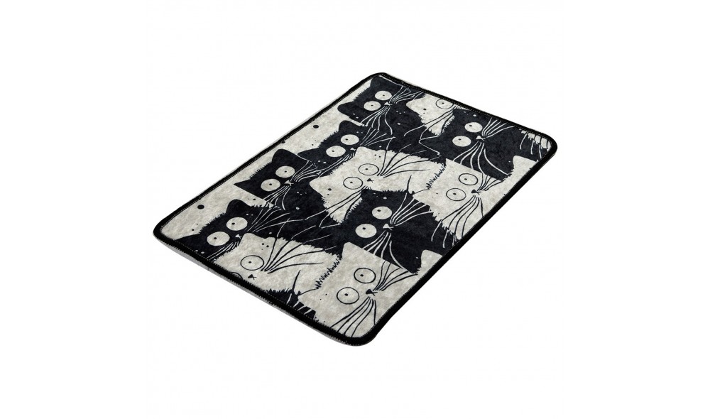 Covoras de baie, White Cats DJT